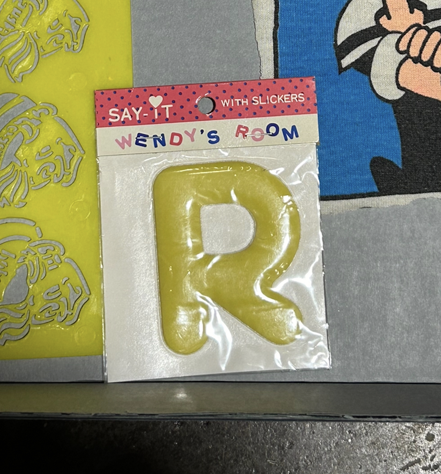 R